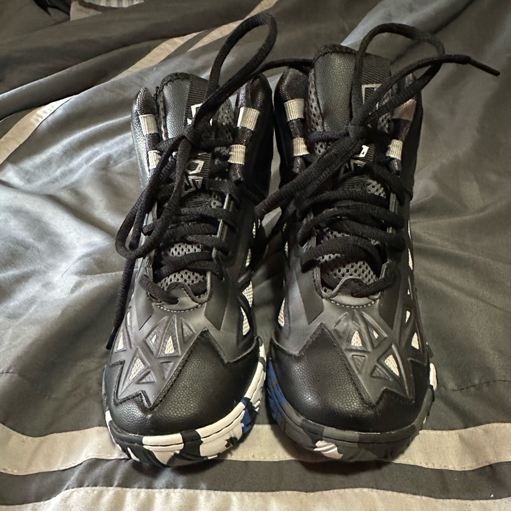 Black And1 sneakers
